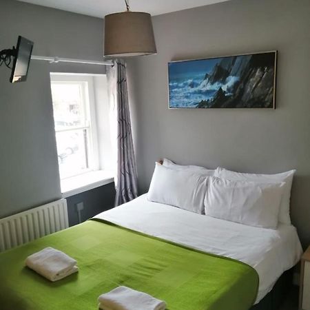 An File Economy Rooms Westport Esterno foto