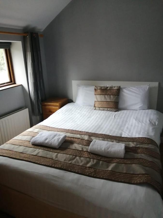 An File Economy Rooms Westport Esterno foto