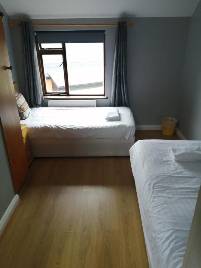 An File Economy Rooms Westport Esterno foto