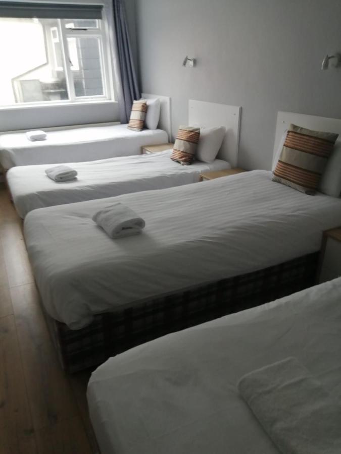 An File Economy Rooms Westport Esterno foto