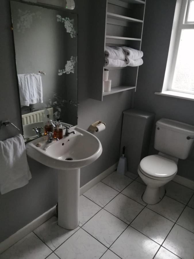 An File Economy Rooms Westport Esterno foto